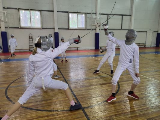 Обучение фехтованию для подростков